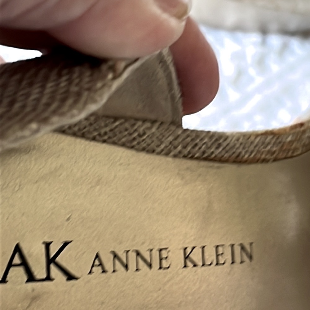 AK Anne Klein Tan Platform Sandals 7m - Picture 7 of 11